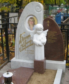 Мемориальный памятник в виде ангела